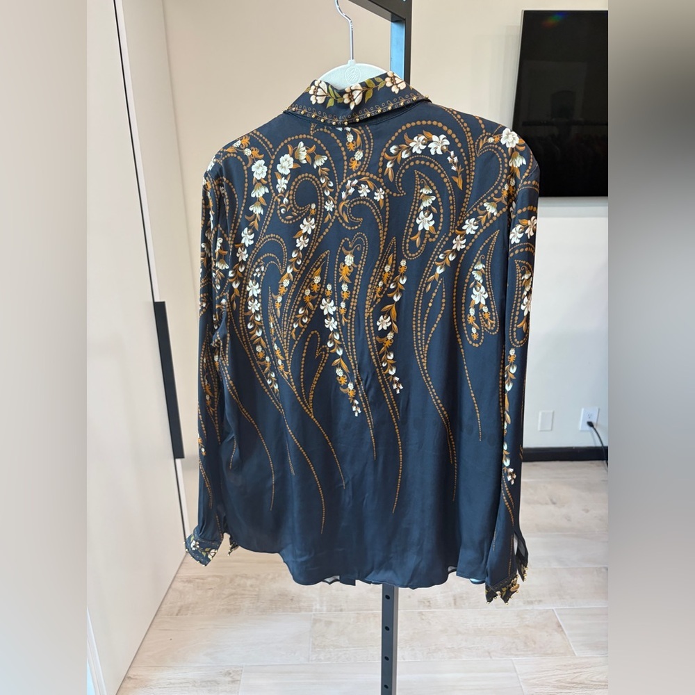 Farm Rio: Black Garden Printed Buttons Viscose Shirt - Picture 6 of 16